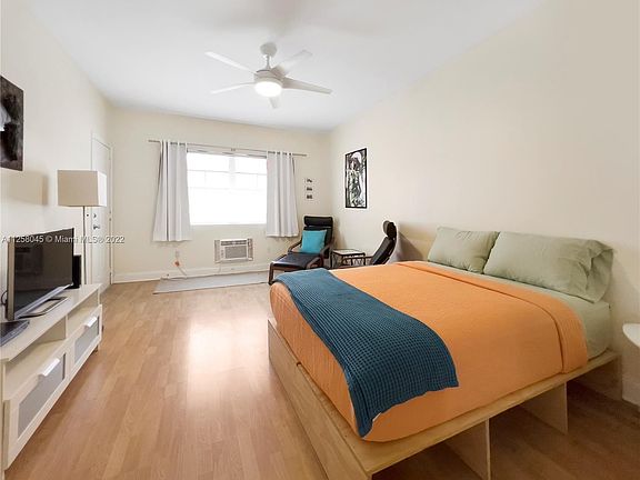 5th image of 1227 Euclid Ave APT 5