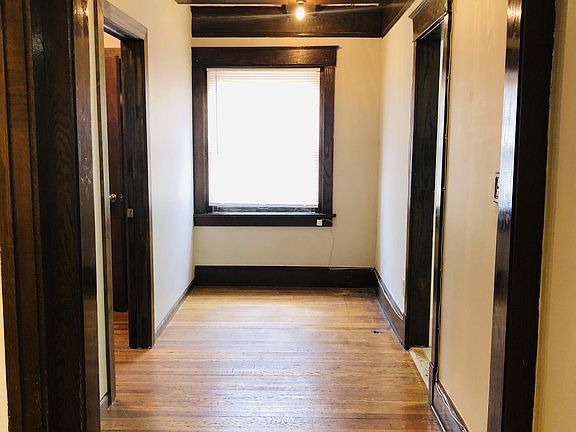 5th image of 918-920 E 41st St #3W