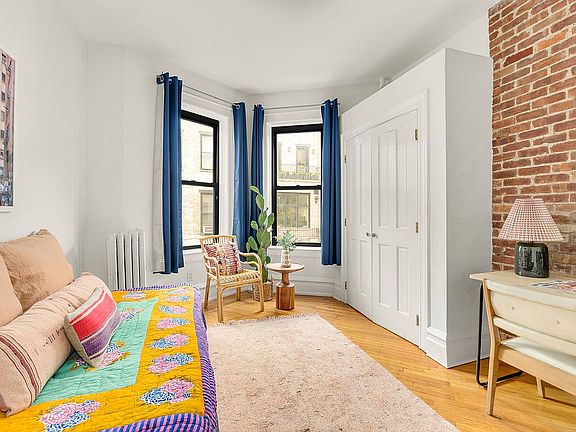5th image of 904 Union St APT 1C