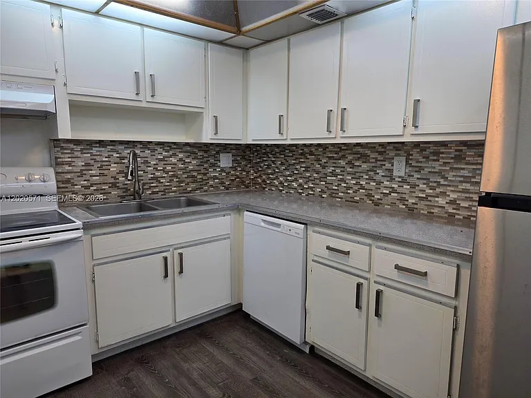 14150 SW 84th St #207-I — Photo 8