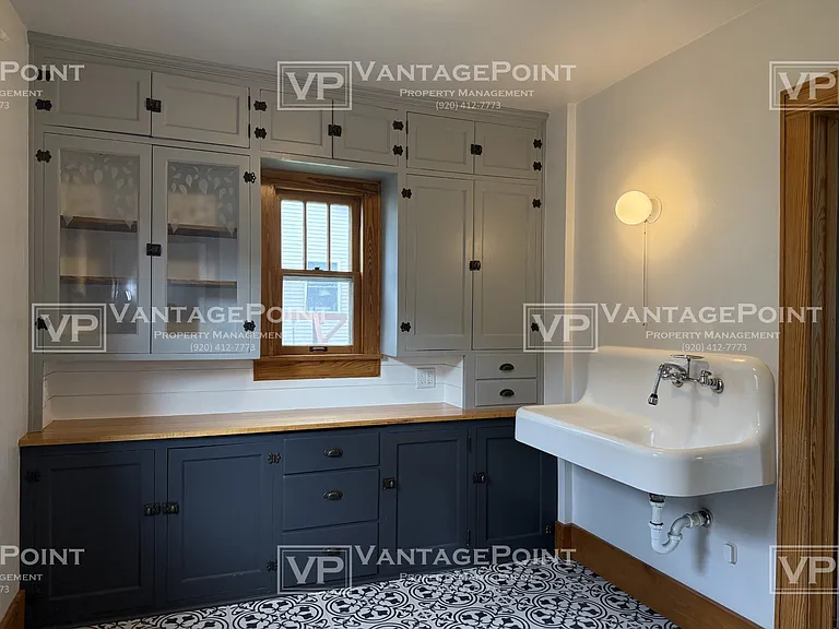112 Cleveland St — Photo 9