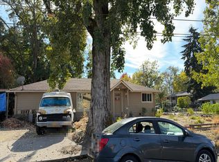 503 SE L St, Grants Pass, OR 97526