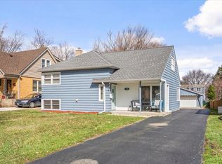 735 S Princeton Ave, Villa Park, IL 60181