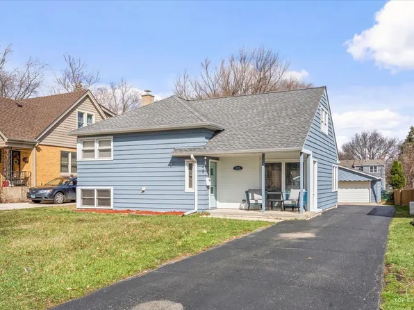 735 S Princeton Ave, Villa Park, IL 60181