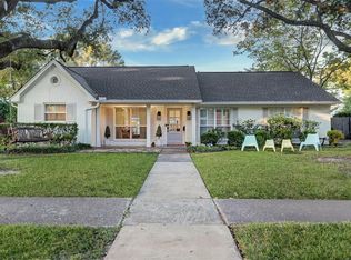 7902 Skyline Dr, Houston, TX 77063