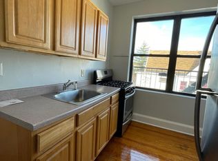 930 Avenue C APT C6, Bayonne, NJ 07002