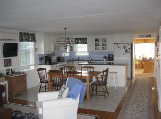 27 Ocean Ave, Scituate, MA 02066