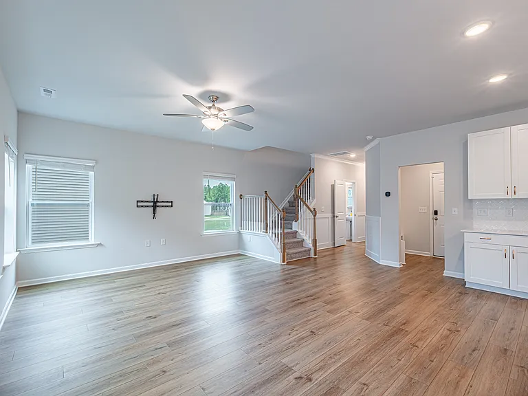 161 Beacon Hill Rd — Photo 6