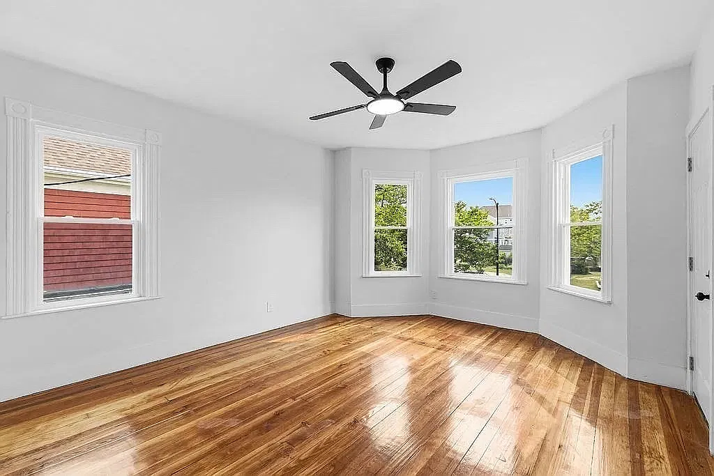 3 bed, $2,300 — Photo 1
