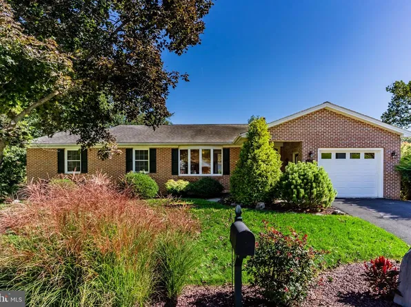 5269 Terrace Rd, Mechanicsburg, PA 17050