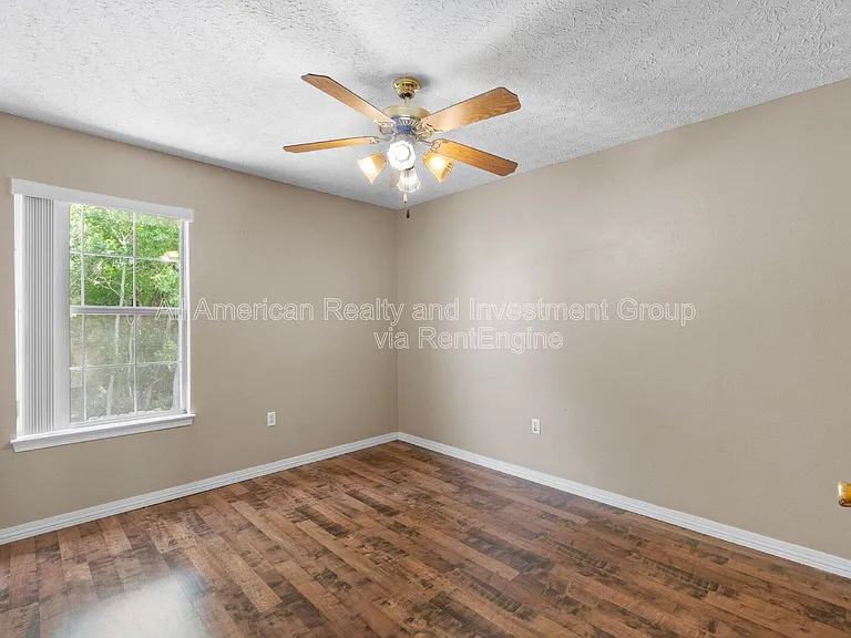 1815 Pointed Leaf Ln — Photo 21