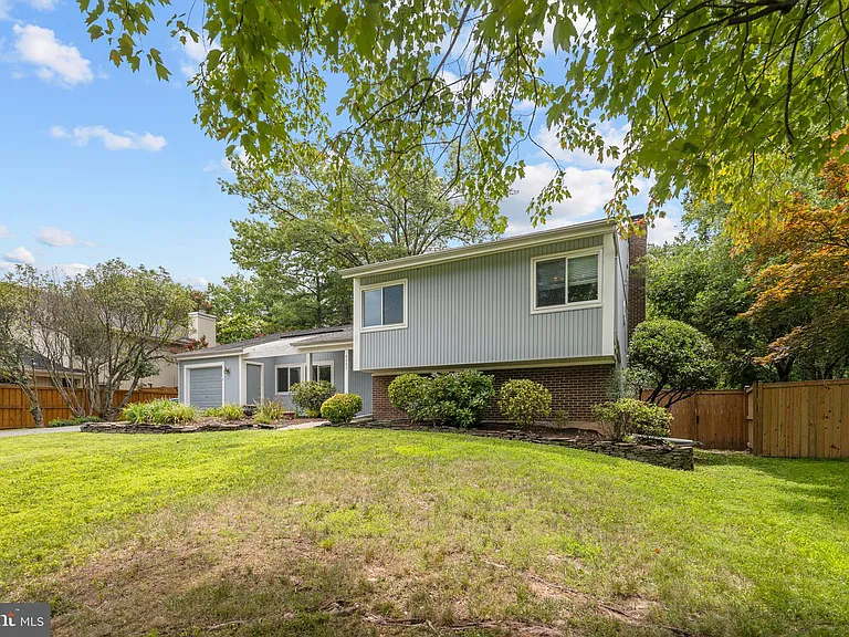 8629 Reseca Ln — Photo 9