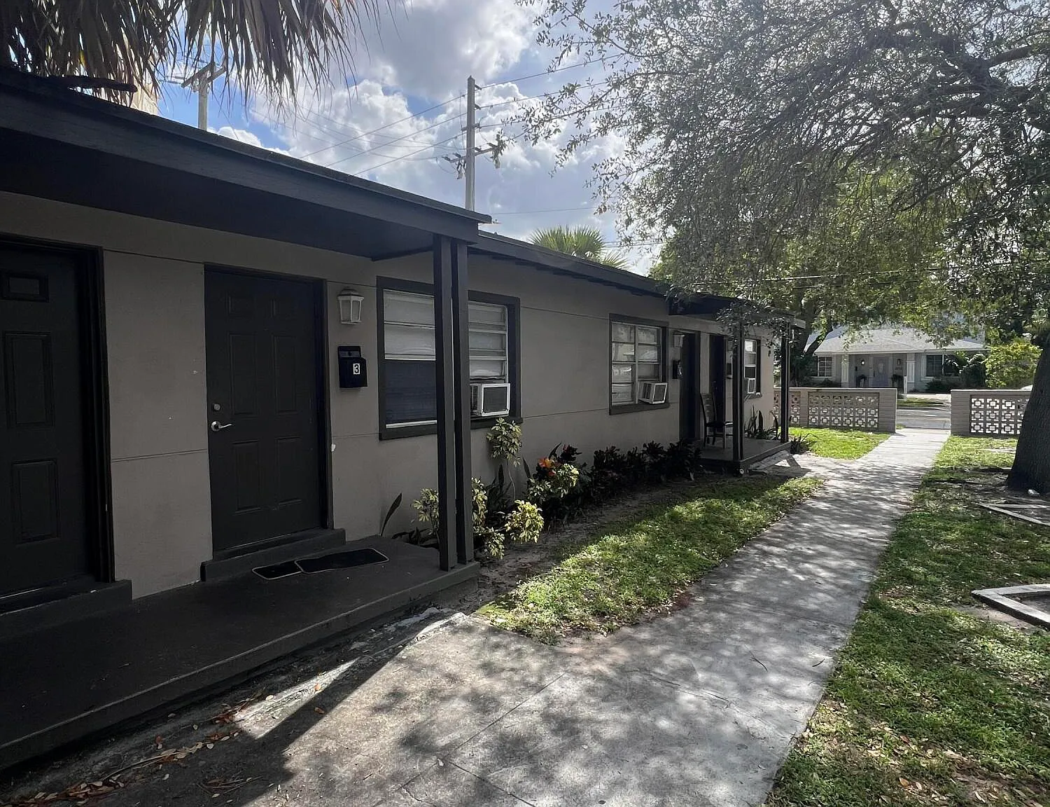 2 bed, 1.0 bath, 900 sqft, $1,695 — Photo 2