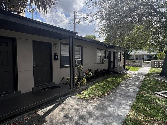 2nd image of 2722 Poinsettia Ave