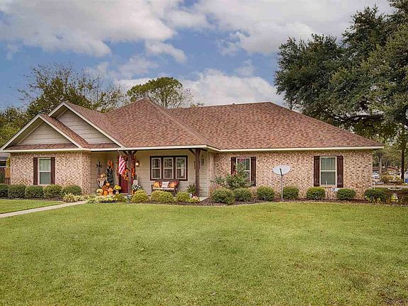 2nd image of 2817 Royal Dr