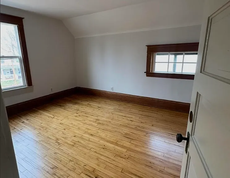 1608 Van Buren Ave — Photo 7
