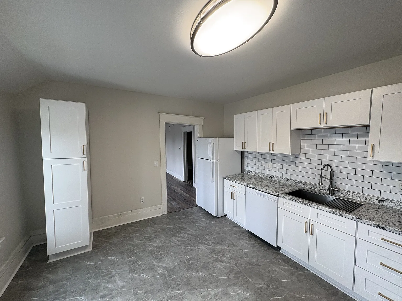744 Oakland Ave SW - 1 — Photo 2