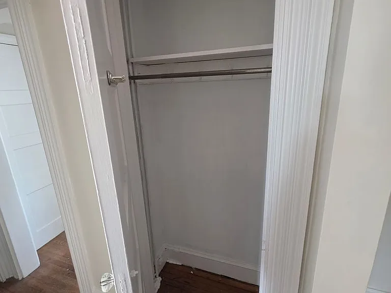 1858 Guernsey Ave — Photo 19