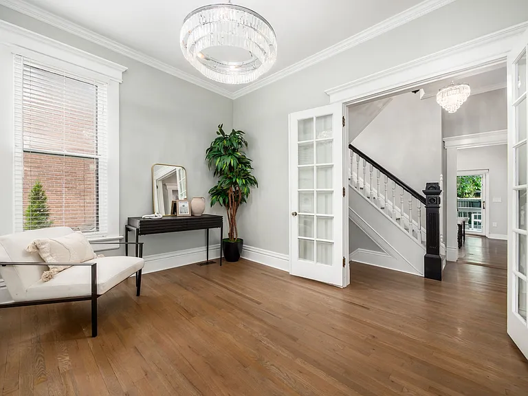 926 City Park Ave — Photo 5