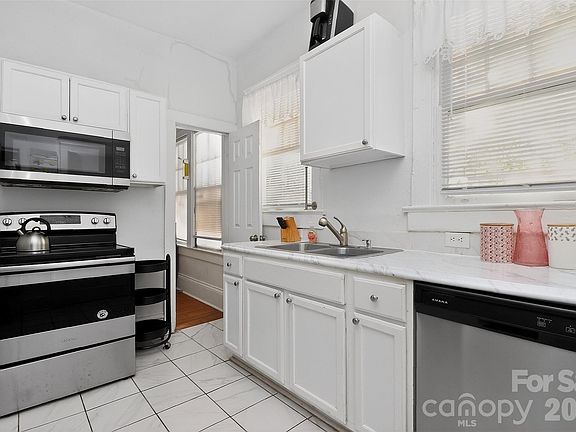 3rd image of 1534 Jennings St