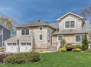 95 Shoreham Rd, Massapequa, NY 11758