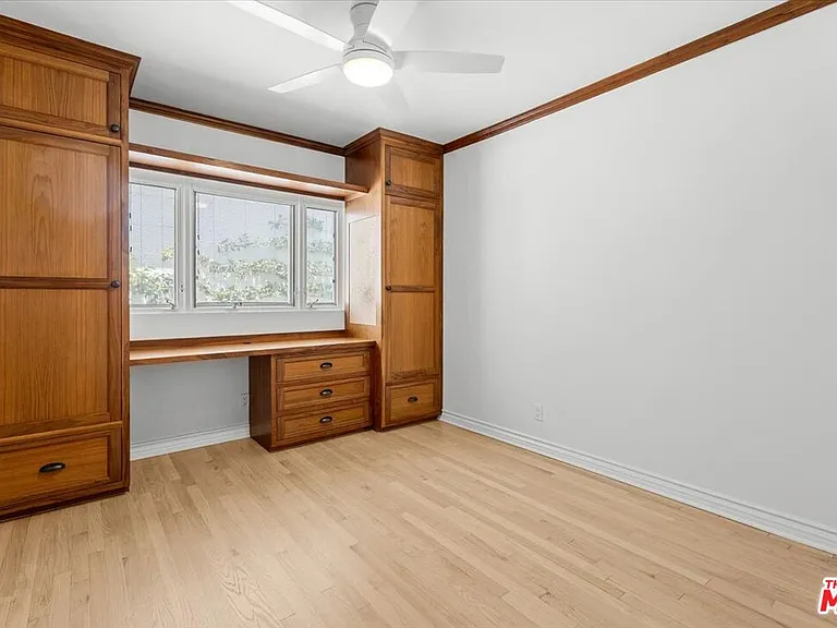 13207 Lake St — Photo 23