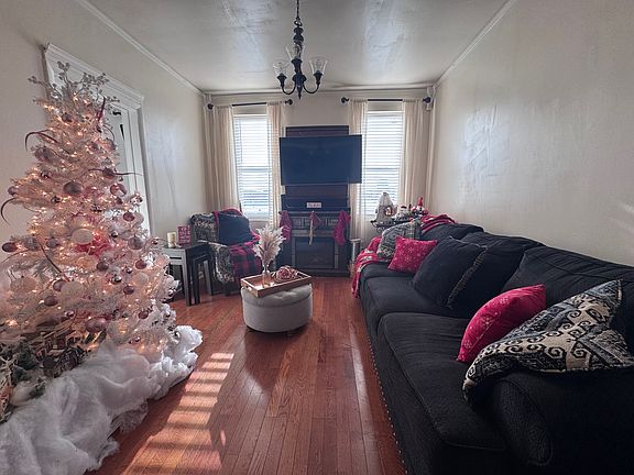 4th image of 27 66th St APT 4
