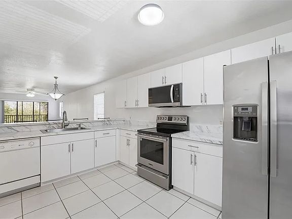 3rd image of 175 Kings Hwy APT 328