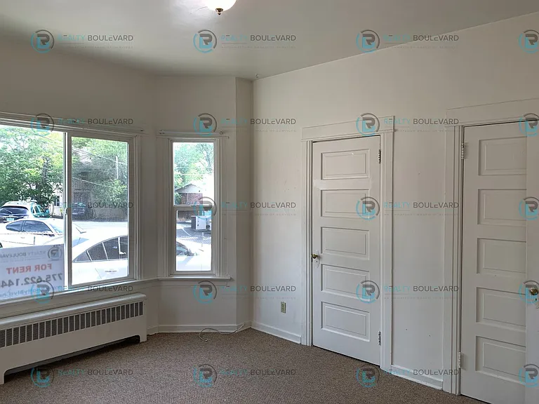 245 W Taylor St — Photo 2