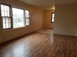 1130 S 32nd St APT 3, Omaha, NE 68105