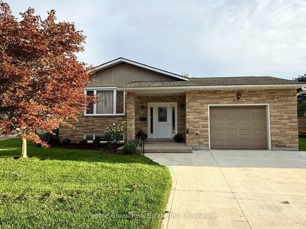 21 Suncoast Dr W, Goderich, ON N7A 4H1