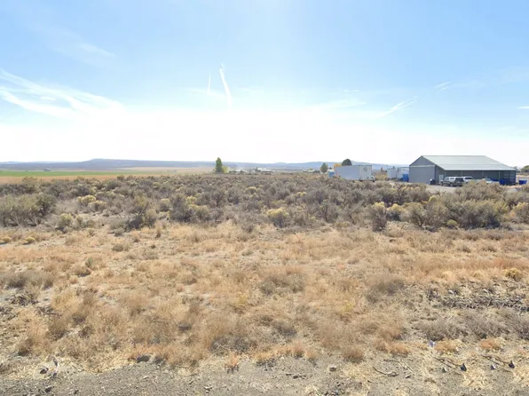 Christmas Valley Hwy #100, Christmas Valley, OR 97641