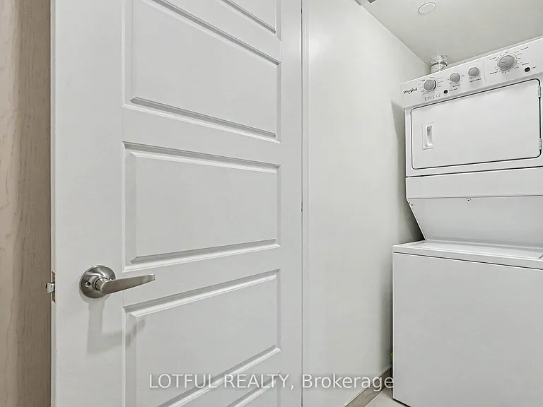 1415 Dundas St E #510 — Photo 15