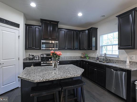 2nd image of 1024 Cook Dr SE
