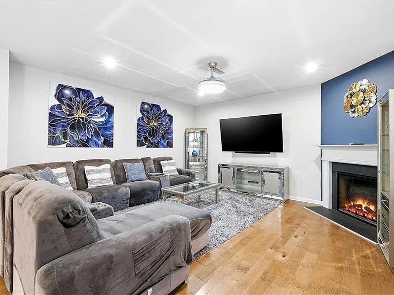 45 Woodford Dr — Photo 5