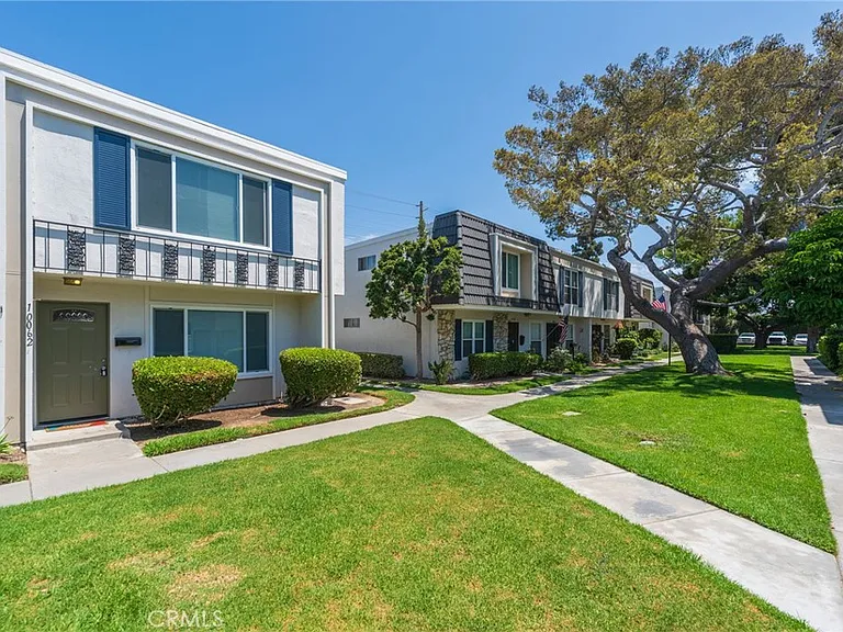 10062 Ellis Ave — Photo 2