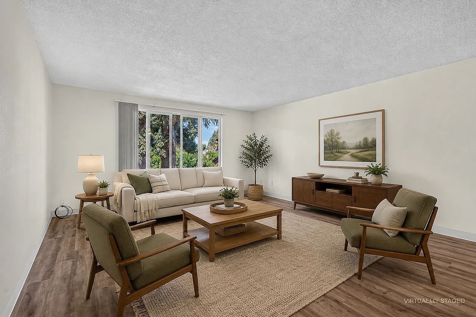Silver Lea Apartments — Photo 2