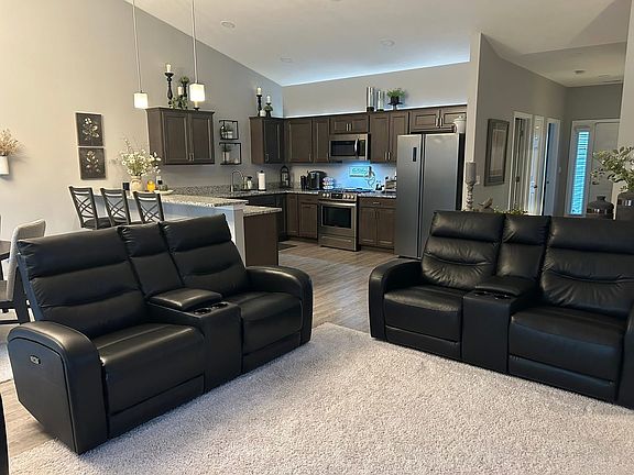 3rd image of 11932 Baneberry Dr