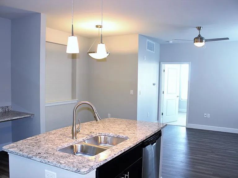 The Vue at Creve Coeur Apartments — Photo 31