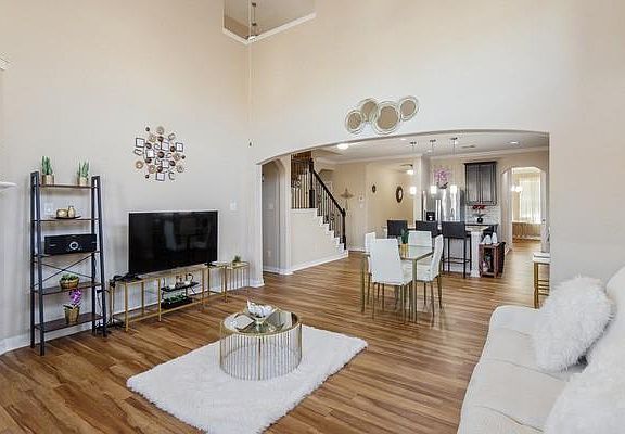 4th image of 1911 Thunder Ridge Way