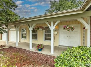 2105 Barcelona Dr, Florissant, MO 63033