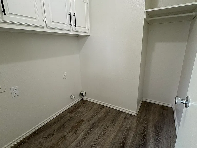 305 Myrtle Ave — Photo 6