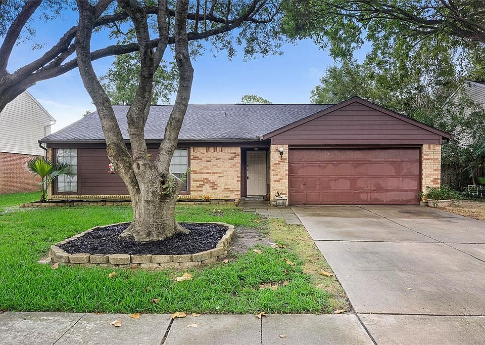 1st image of 2712 Merrimac Dr