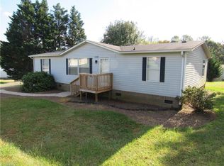 114 Pebblestone Ct, King, NC 27021