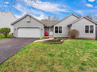 1982 Banks Dr, Elgin, IL 60123