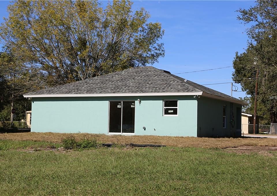 2nd image of 208 9th St E