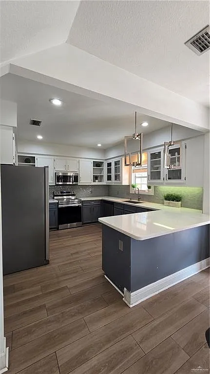 4 bed, 3.5 bath, 2036 sqft, $2,100 — Photo 3