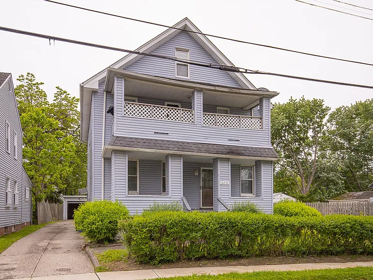 13233 Carrington Ave — Photo 18