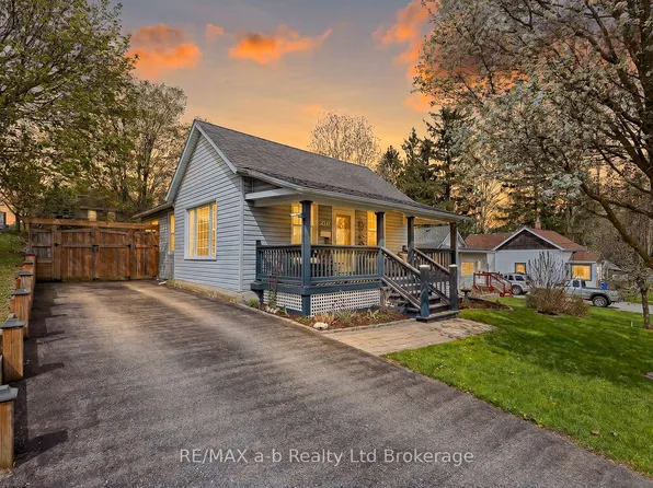 210 Russell St, Woodstock, ON N4S 2Z2