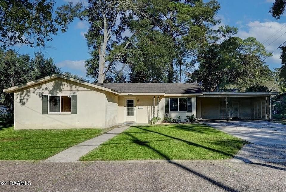 1st image of 607 Magnolia Ave